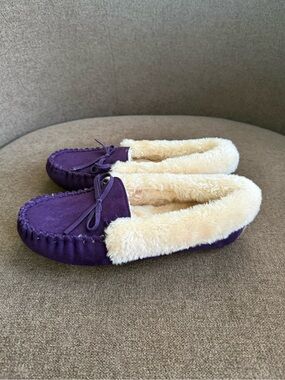 Plush Purple Faux-Fur Lined Women's Moccasin Slippers